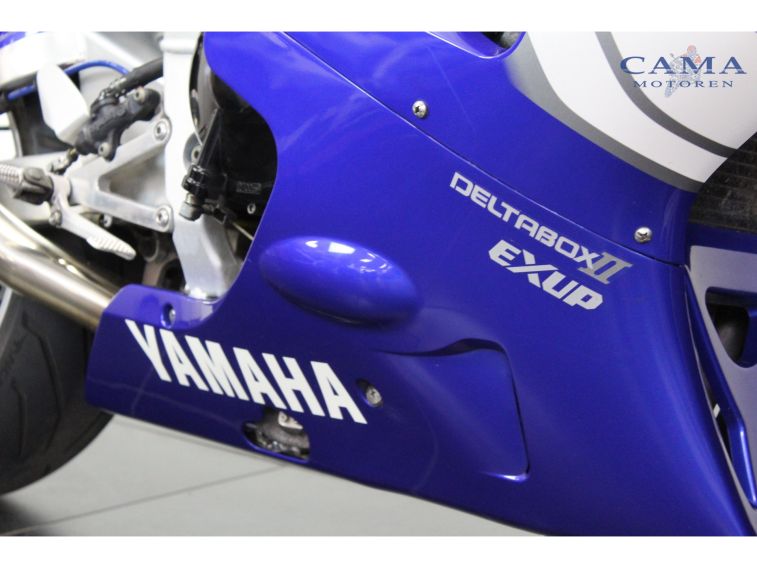 Yamaha YZF R1