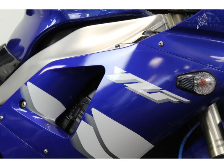 Yamaha YZF R1