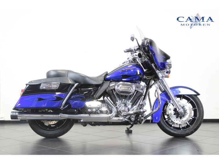 Harley-Davidson FLHTCUSE6 CVO Ultra Classic Electra Glide