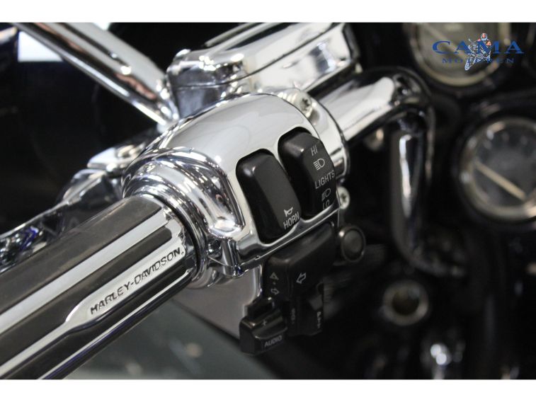 Harley-Davidson FLHTCUSE6 CVO Ultra Classic Electra Glide