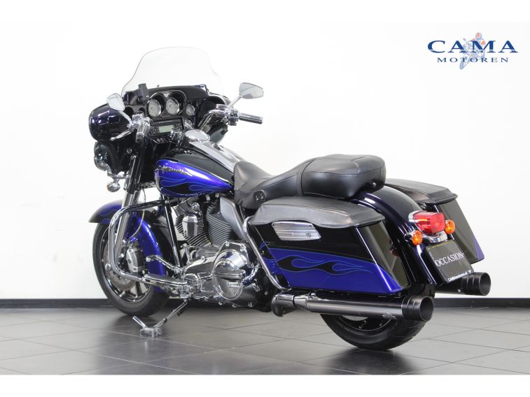 Harley-Davidson FLHTCUSE6 CVO Ultra Classic Electra Glide