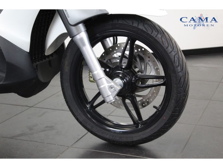 Piaggio Beverly ST 350 200 km!